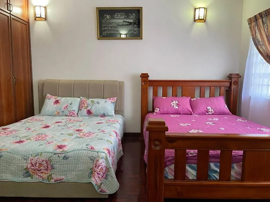 4Br 2Storey Terrace Homestay At Bukit Jambul By Sk Vacation Homes Bayan Lepas 0*,  Malaysia